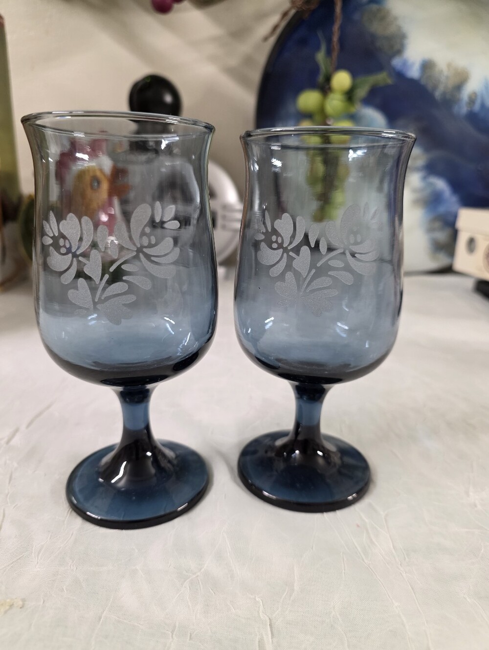 Pfaltzgraff Yorktowne Blue Glass Water Goblets 6.5'' Set Of 2 Etched Design